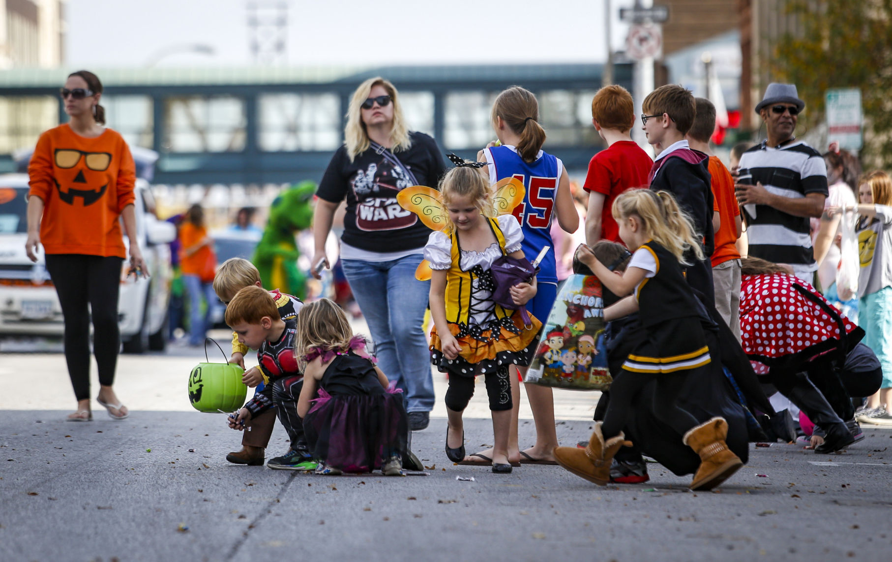 102916-DAVENPORT-HALLOWEEN-014.jpg